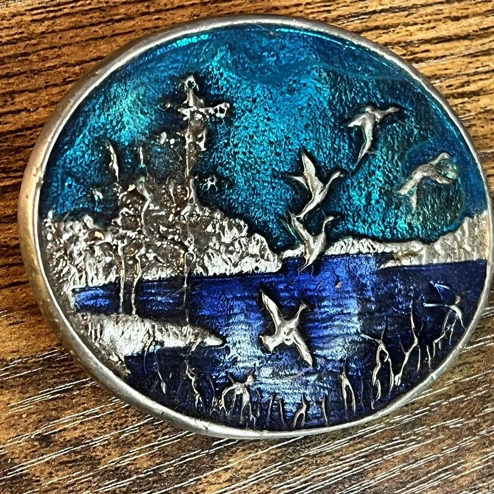 Vintage Flying Ducks Lake MultiColor Enameled Belt Buckle Oval Metal 2031